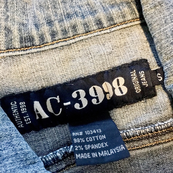 *SOLD* Vintage Jean Jacket - Picture 8 of 10